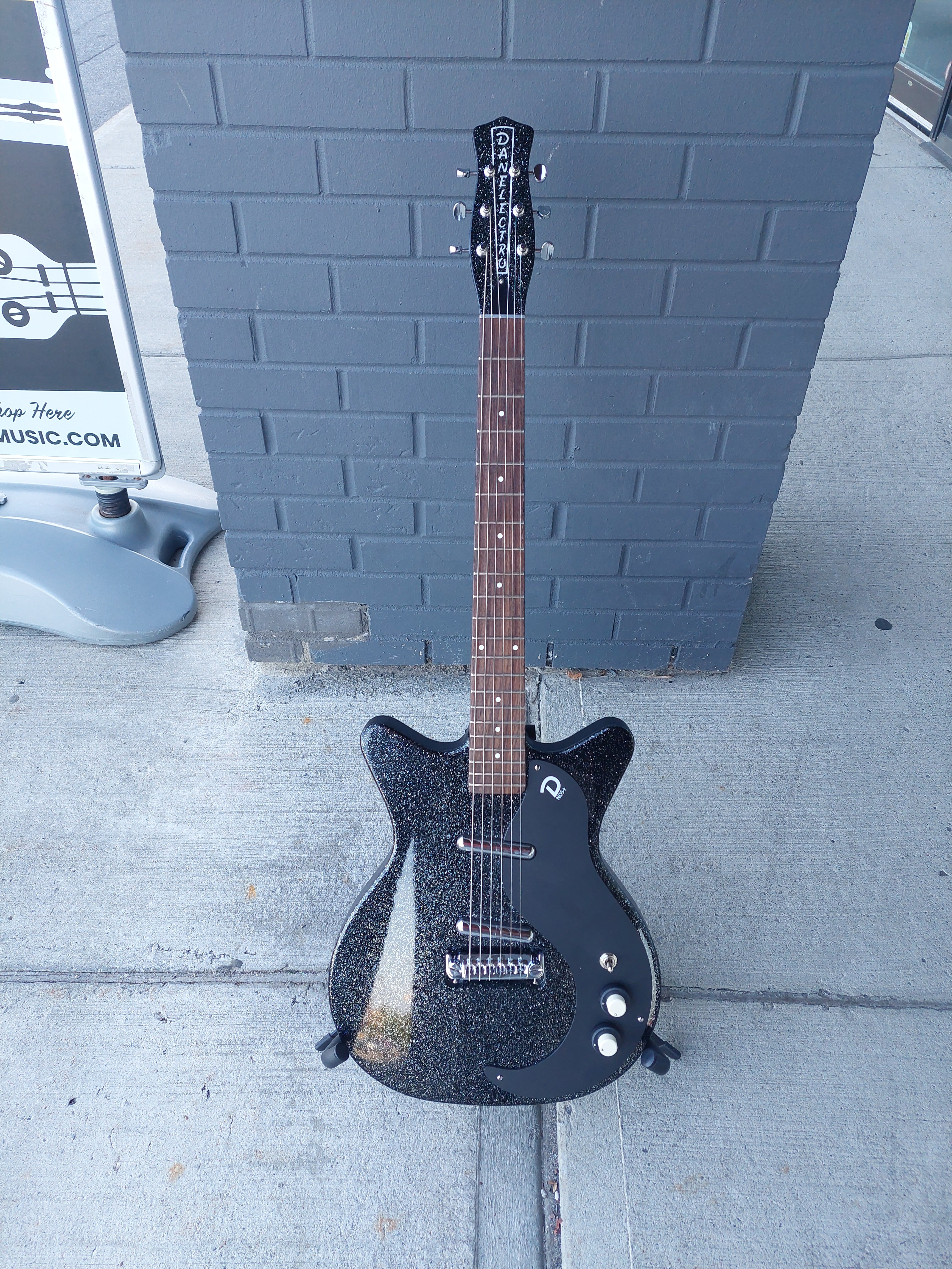 1959 danelectro on sale